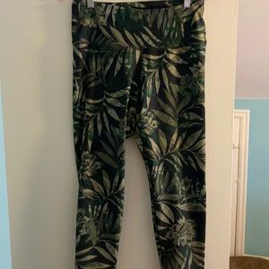 Old Navy Elevate Crop Legging